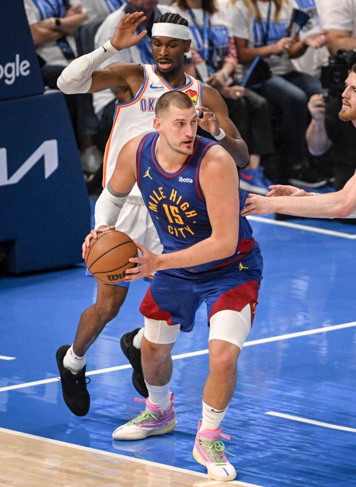 他帮助球队 他帮助球队